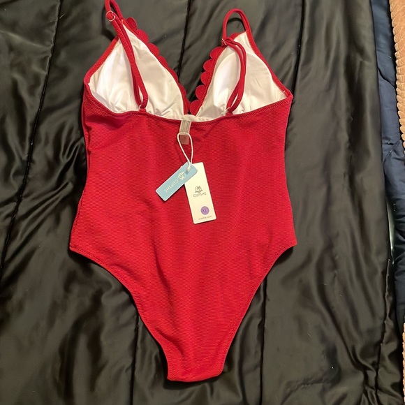 Cupshe one piece swim suit - Picture 2 of 3